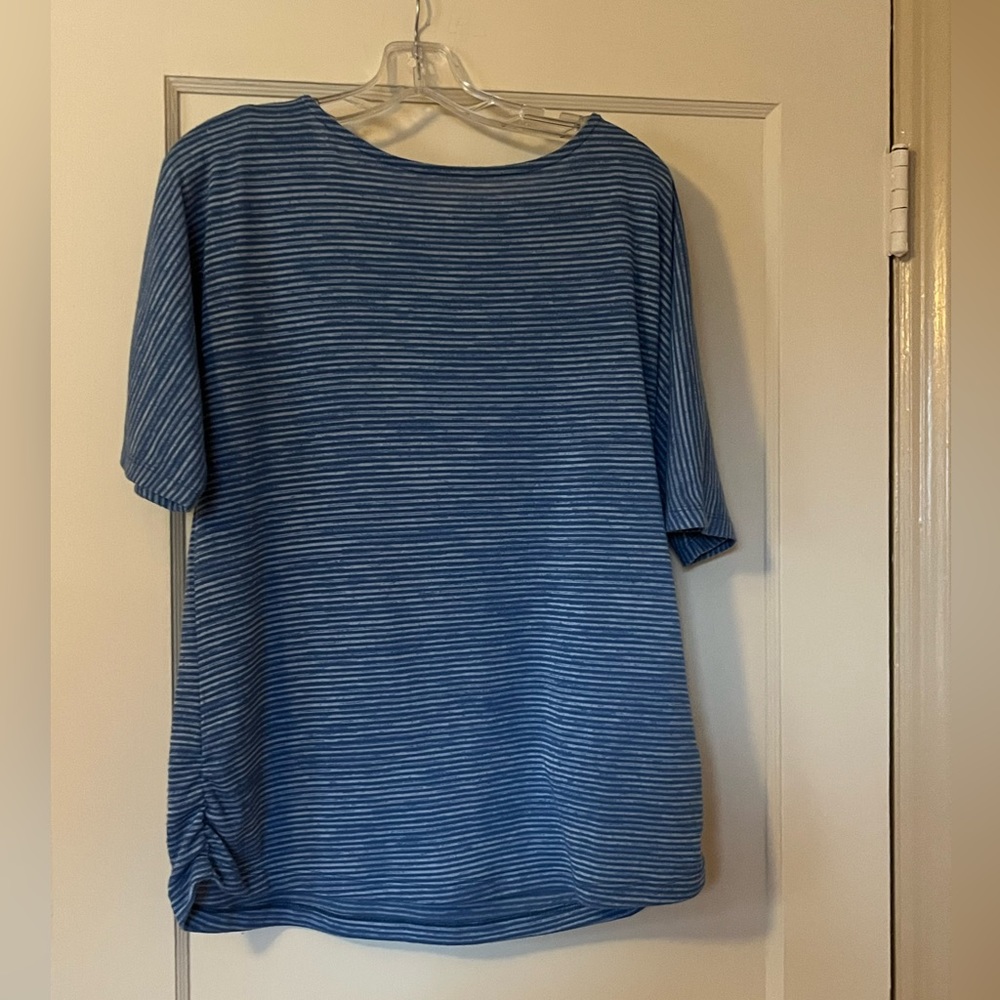 Short sleeve sweater